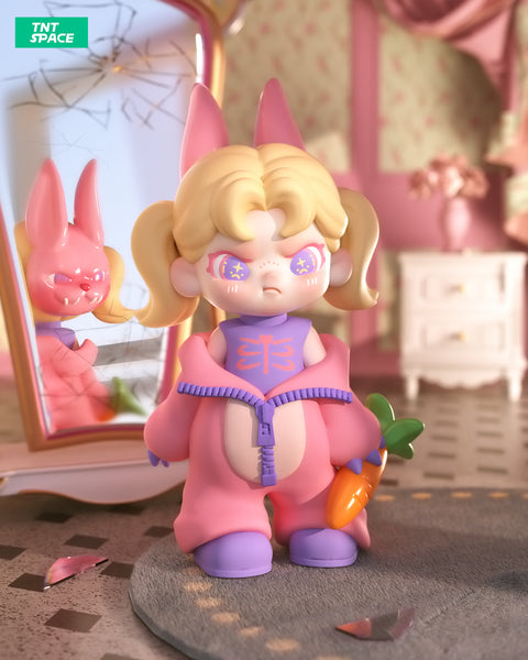 A 3D-rendered Dora figurine dressed in a pink and purple bunny outfit stands in a vintage-style bedroom. The character has blonde pigtails, glowing star-shaped pupils, and a determined expression. It holds a large toy carrot while wearing a half-zipped jumpsuit revealing a belly. Behind it, a cracked mirror reflects a sinister rabbit-like face. Shattered glass pieces lie on the floor, adding a mysterious and eerie atmosphere to the scene.